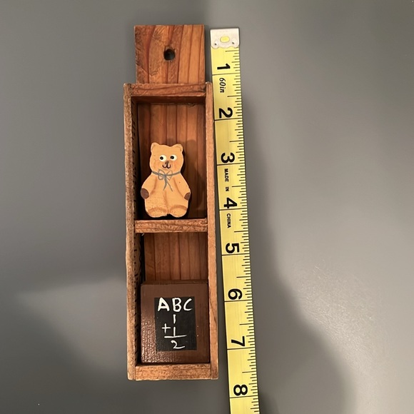 Vintage Farmhouse Decor - Picture 8 of 10